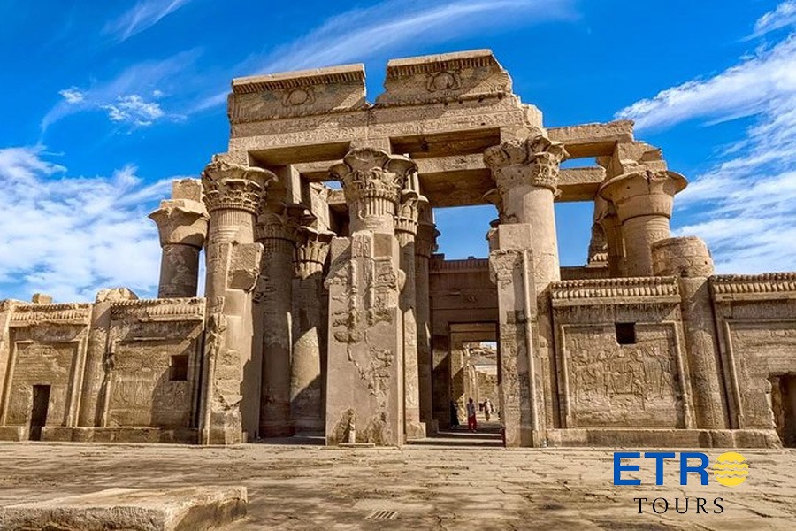 Private Day Trip to Edfu and Kom Ombo from Luxor: Explore Ancient Egyptian Temples